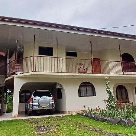 Alinas House Lägenhet La Fortuna Exteriör bild